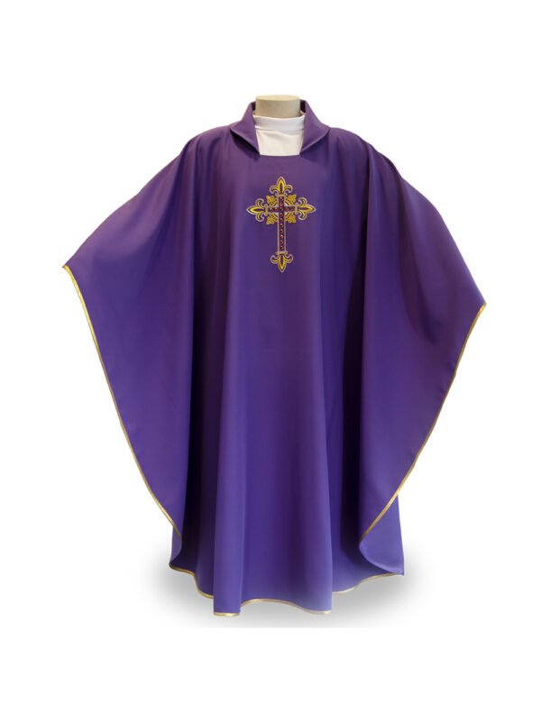 Paramento Roxo com Cruz Dourada