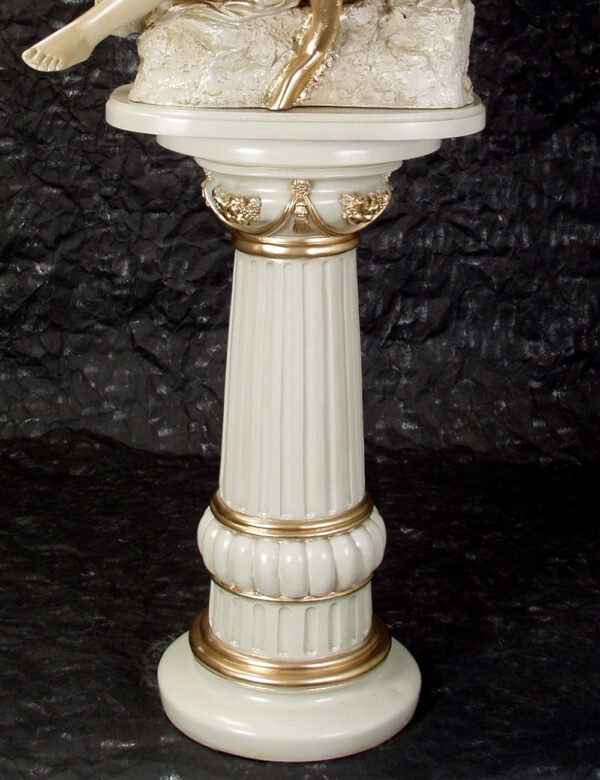 Classic column with special base